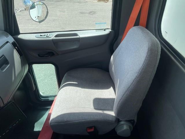 2020 Peterbilt 337-21