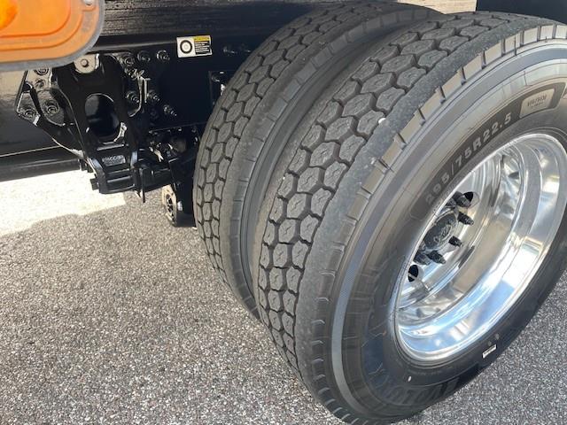 2020 Peterbilt 337-3