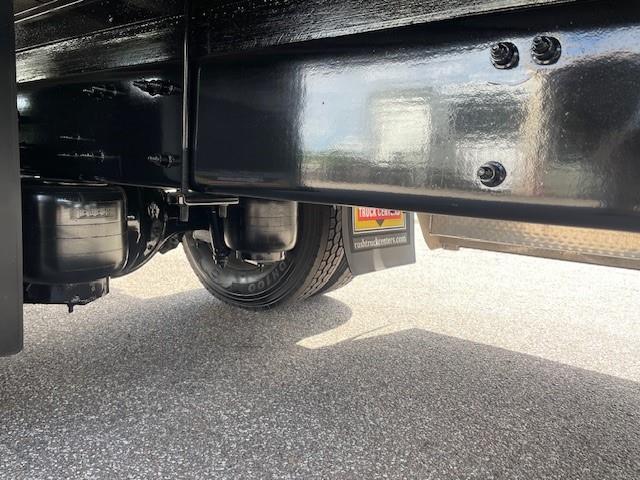 2020 Peterbilt 337-5