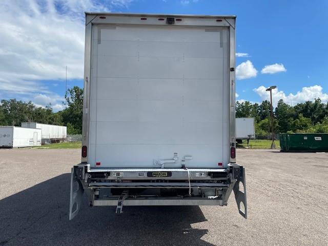 2020 Peterbilt 337-6