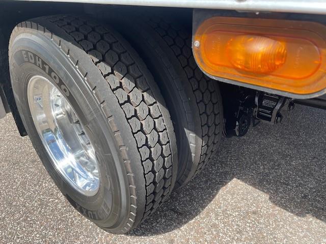 2020 Peterbilt 337-12