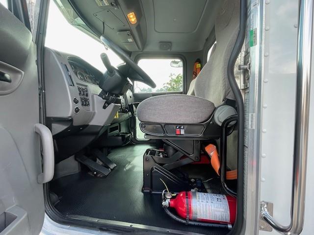 2020 Peterbilt 337-18