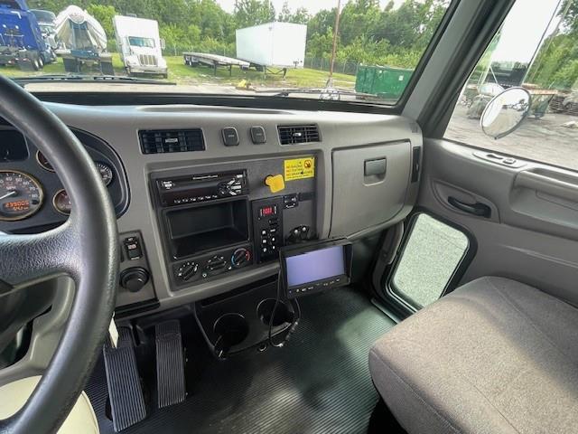 2020 Peterbilt 337-20