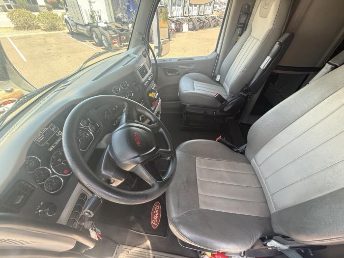2020 Peterbilt 579-11