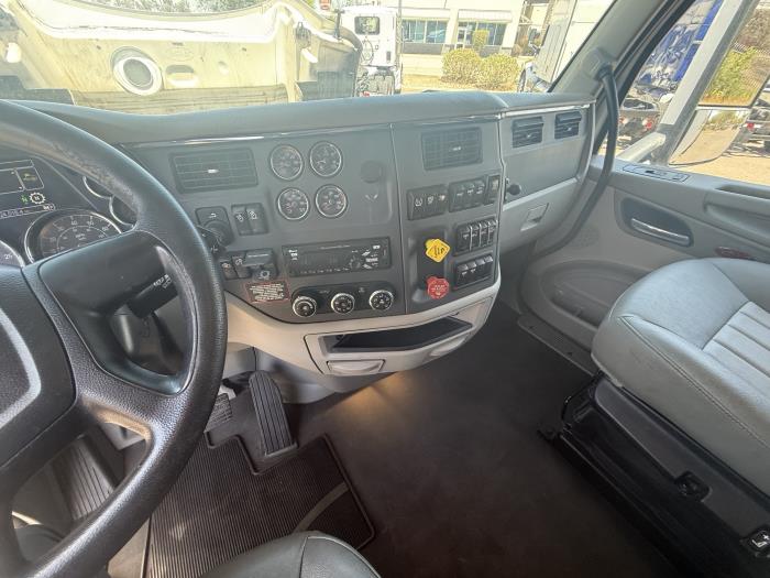 2020 Peterbilt 579-13