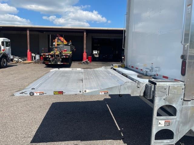 2020 Peterbilt 337-8