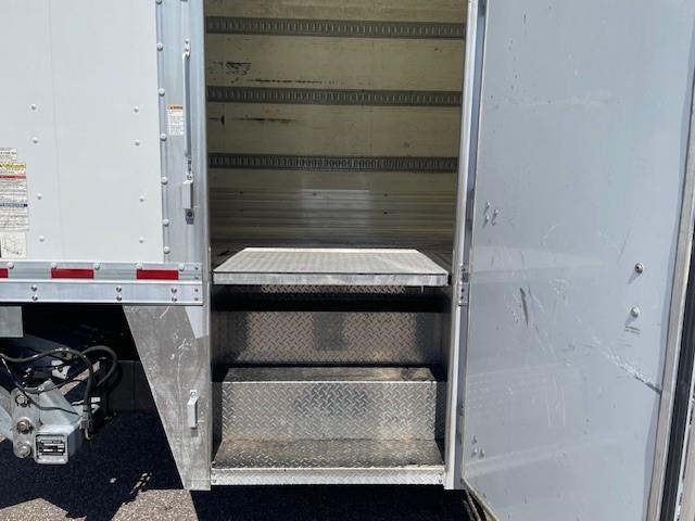 2020 Peterbilt 337-10