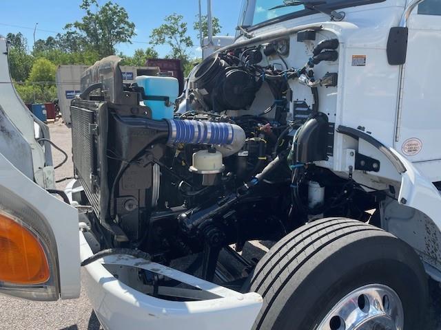 2020 Peterbilt 337-18