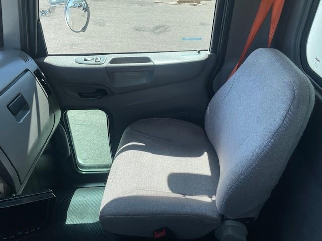 2020 Peterbilt 337-20