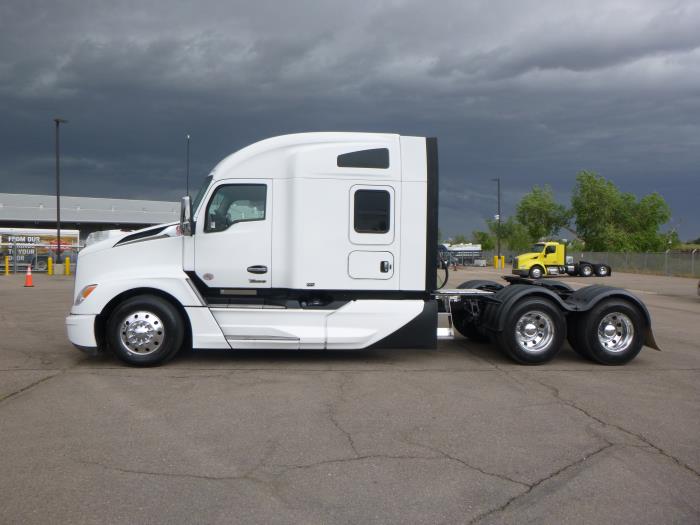 2024 Kenworth T680-4