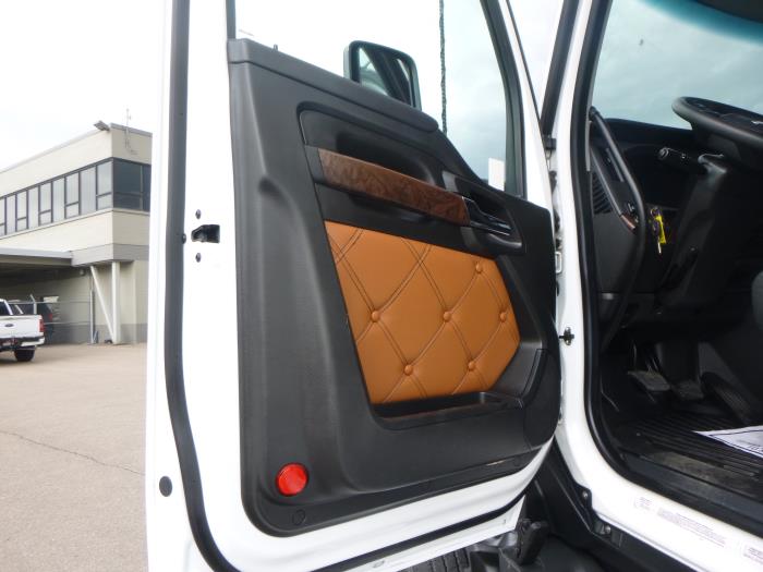 2024 Kenworth T680-11