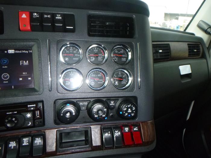 2024 Kenworth T680-19
