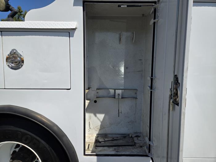 2011 Hino 268A-9