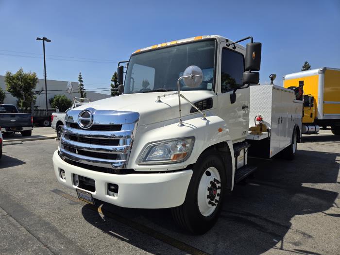2011 Hino 268A-18