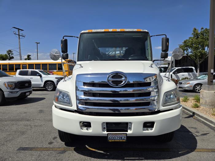 2011 Hino 268A-19