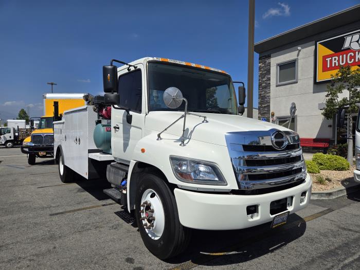 2011 Hino 268A-20