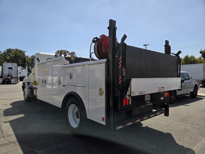 2011 Hino 268A-23