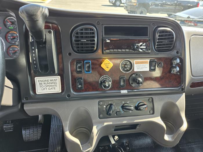 2020 Freightliner Business Class M2 106-6