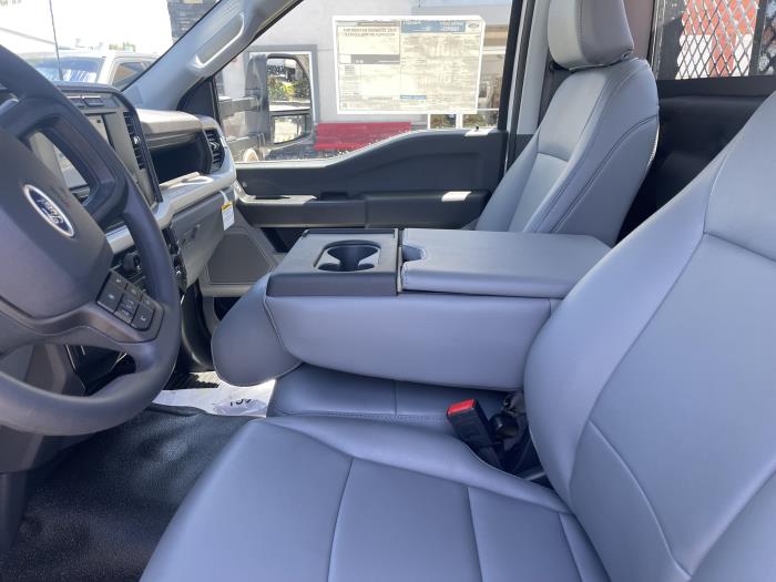 2025 Ford F-550-15