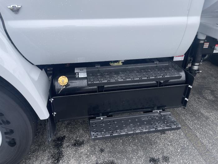 2026 Ford F-750-9
