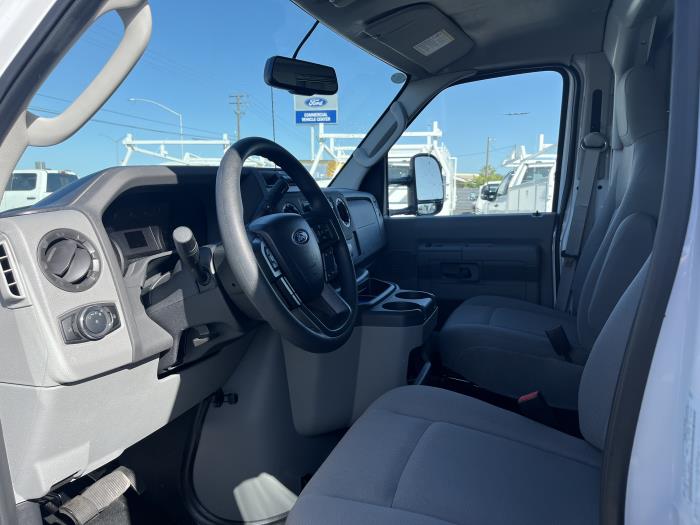 2025 Ford E-350-10