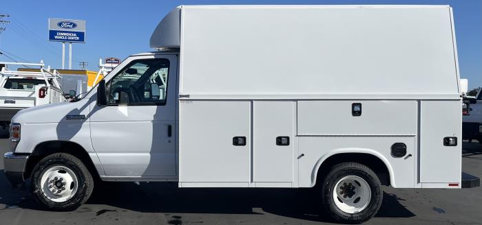 2025 Ford E-350-1