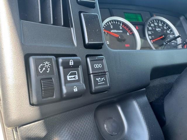 2024 Isuzu NRR-10