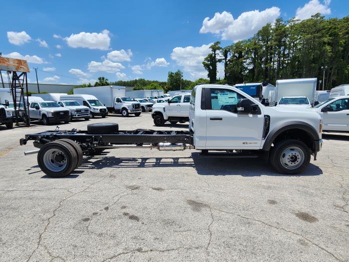 2025 Ford F-550-4