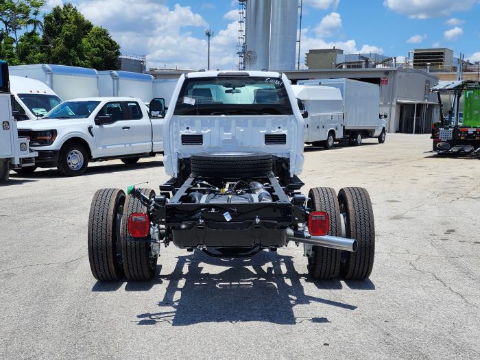 2025 Ford F-550-6
