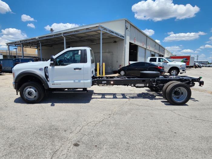 2025 Ford F-550-8