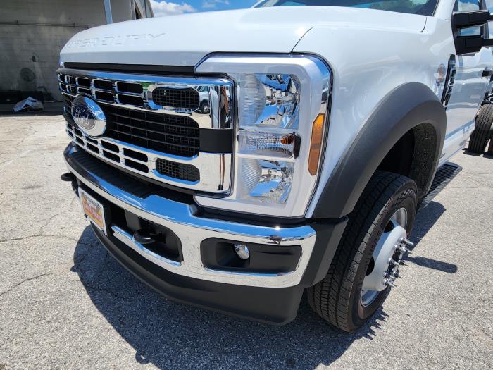 2025 Ford F-550-9