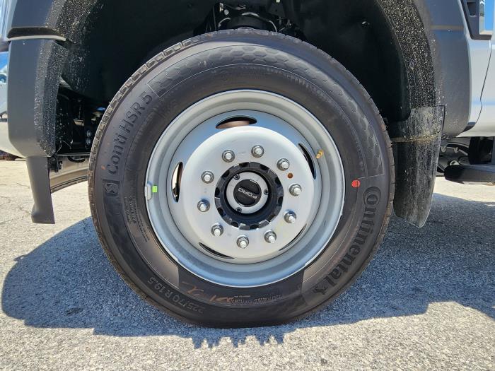 2025 Ford F-550-12