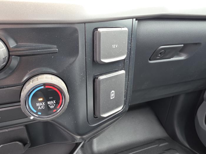 2025 Ford F-550-16