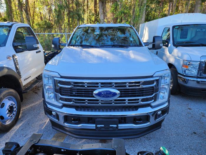 2025 Ford F-550-2