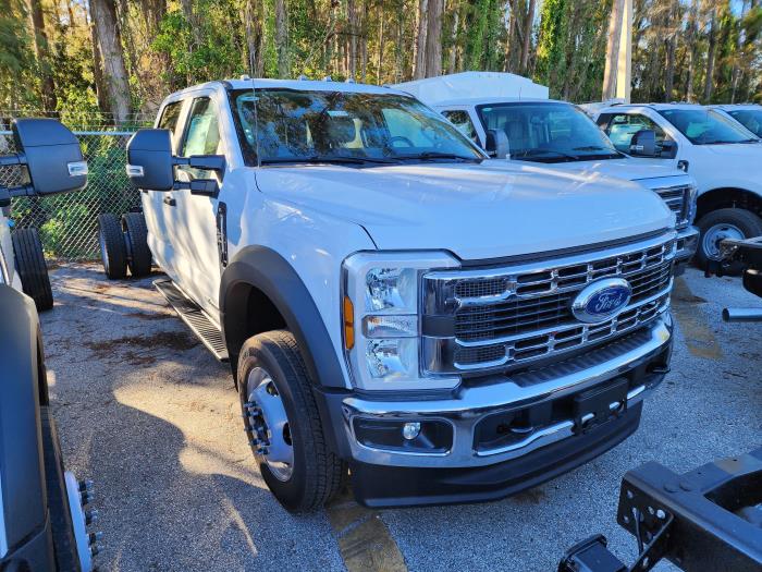 2025 Ford F-550-3