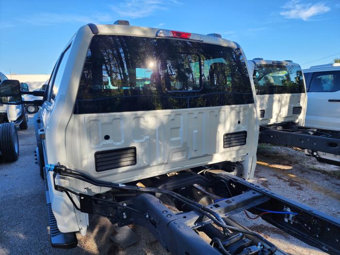 2025 Ford F-550-10