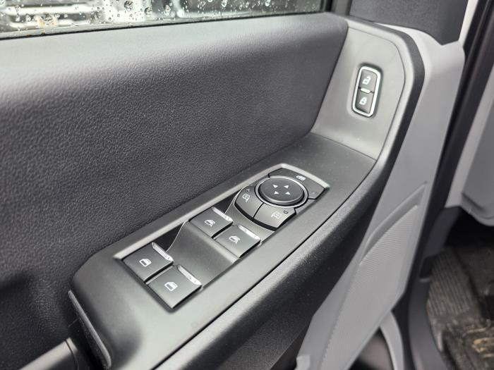 2025 Ford F-550-11