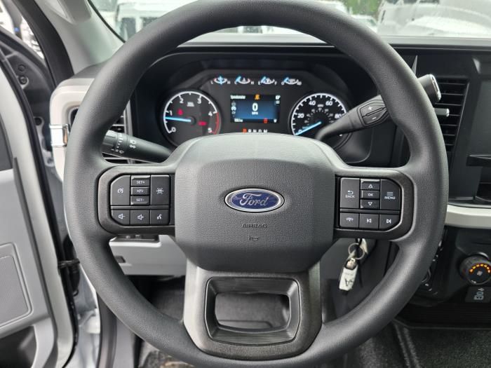 2025 Ford F-550-12
