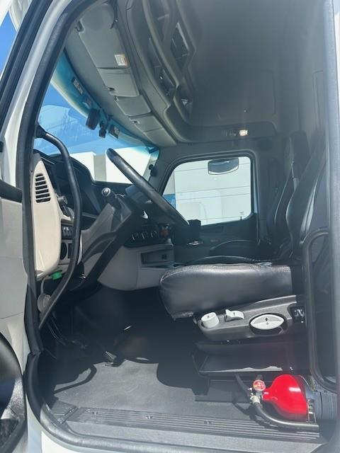 2023 Peterbilt 579-3