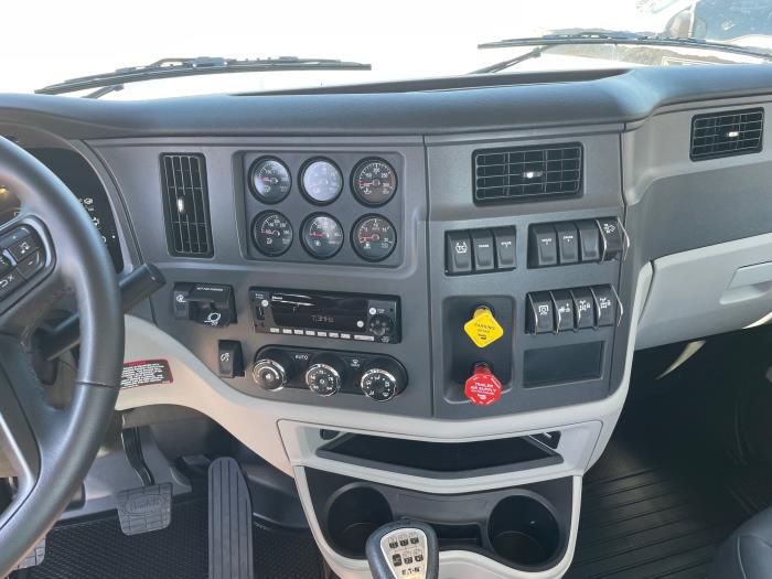 2026 Peterbilt 567-15