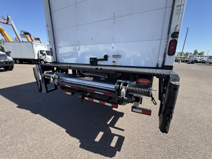 2019 Peterbilt 337-5