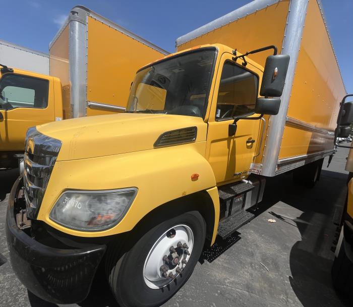 2020 Hino 268A-1