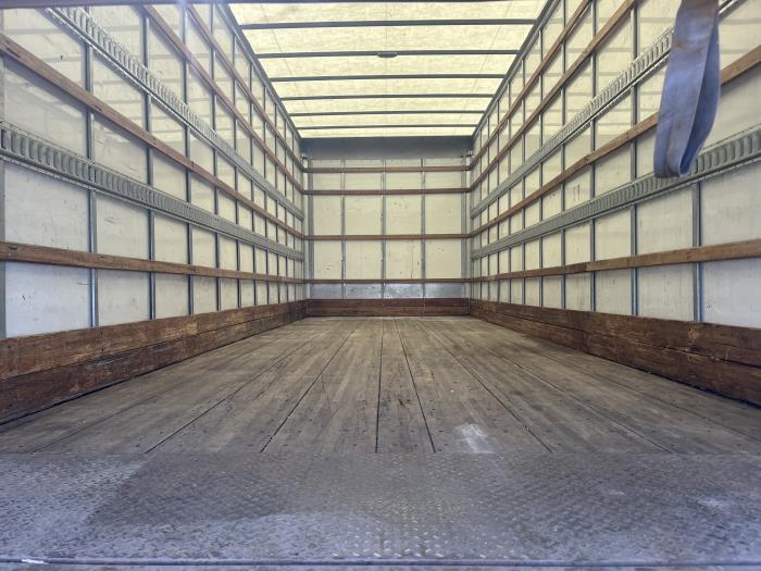 2020 Hino 268A-10
