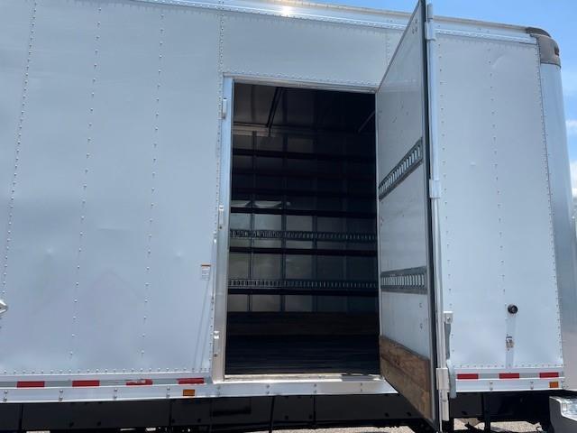 2020 Peterbilt 337-10