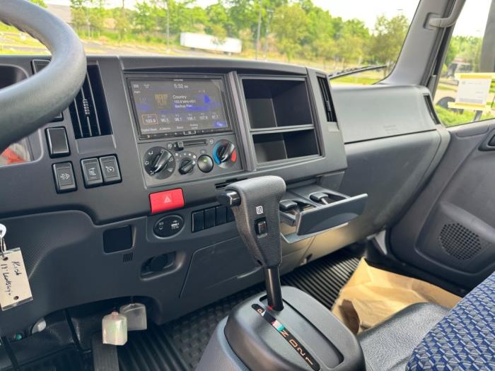 2024 Isuzu NPR-HD-18
