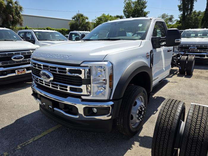 2025 Ford F-550-5