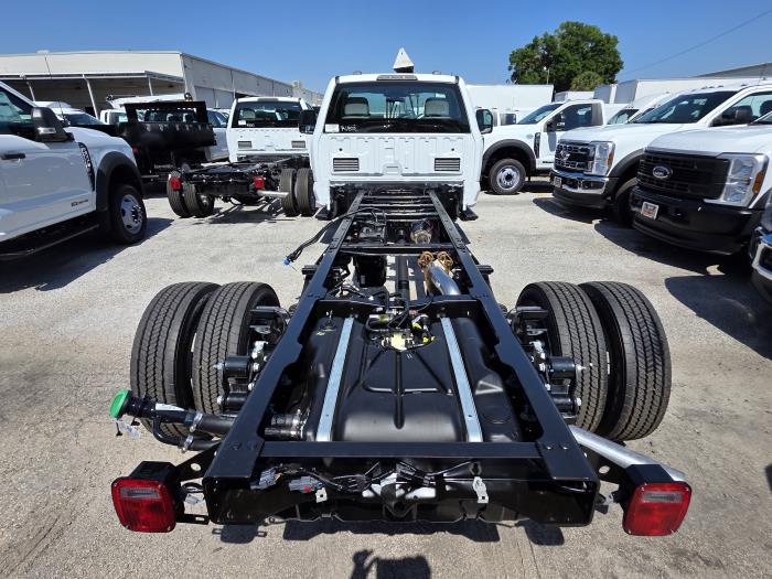 2025 Ford F-550-4