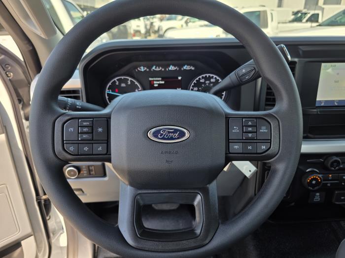 2025 Ford F-550-16