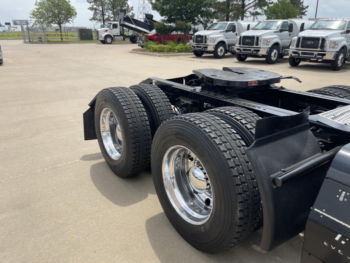 2022 Peterbilt 579-4