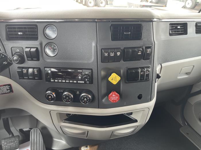 2022 Peterbilt 579-14